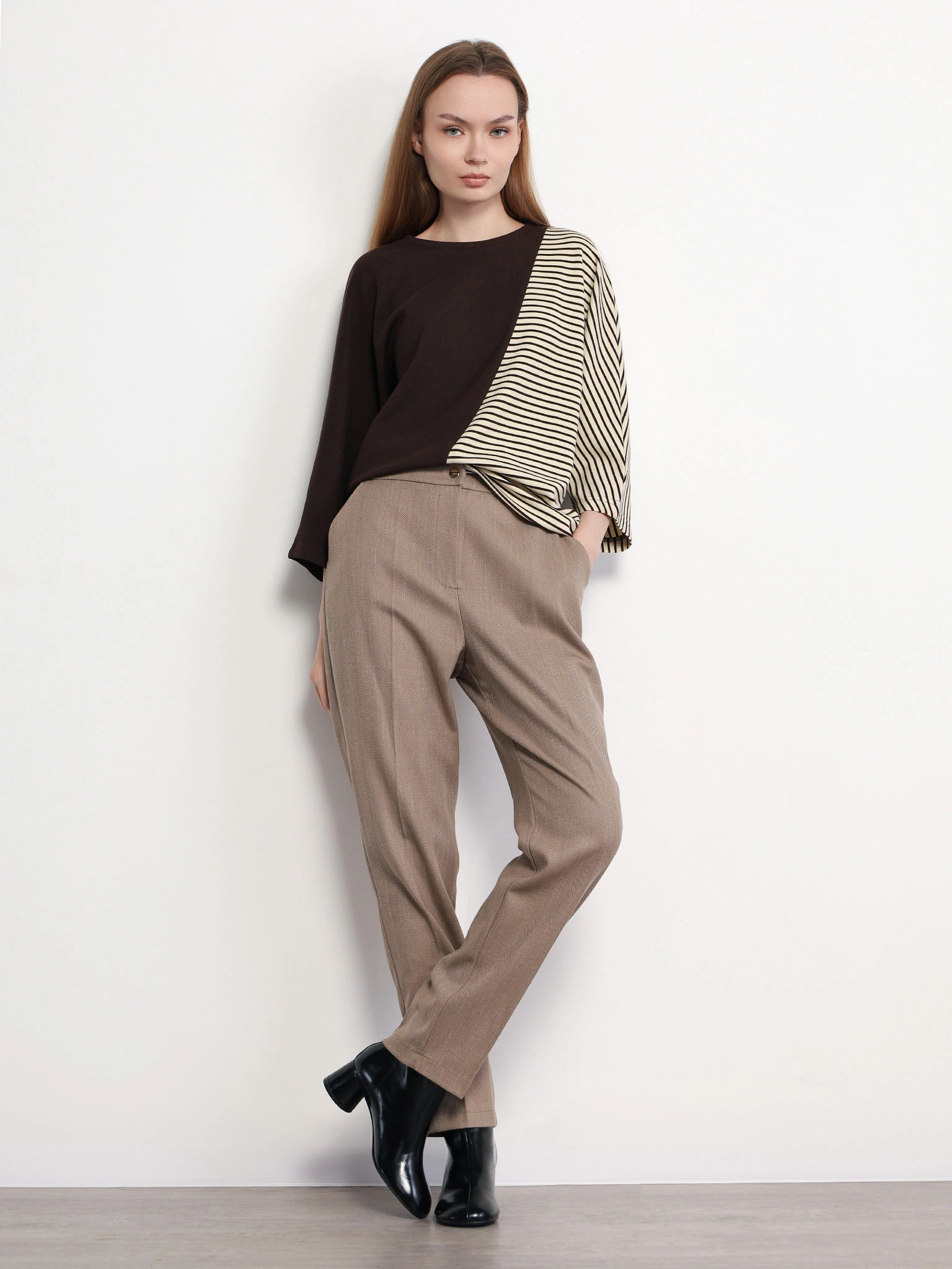 Брюки прямого кроя с эластичным поясом